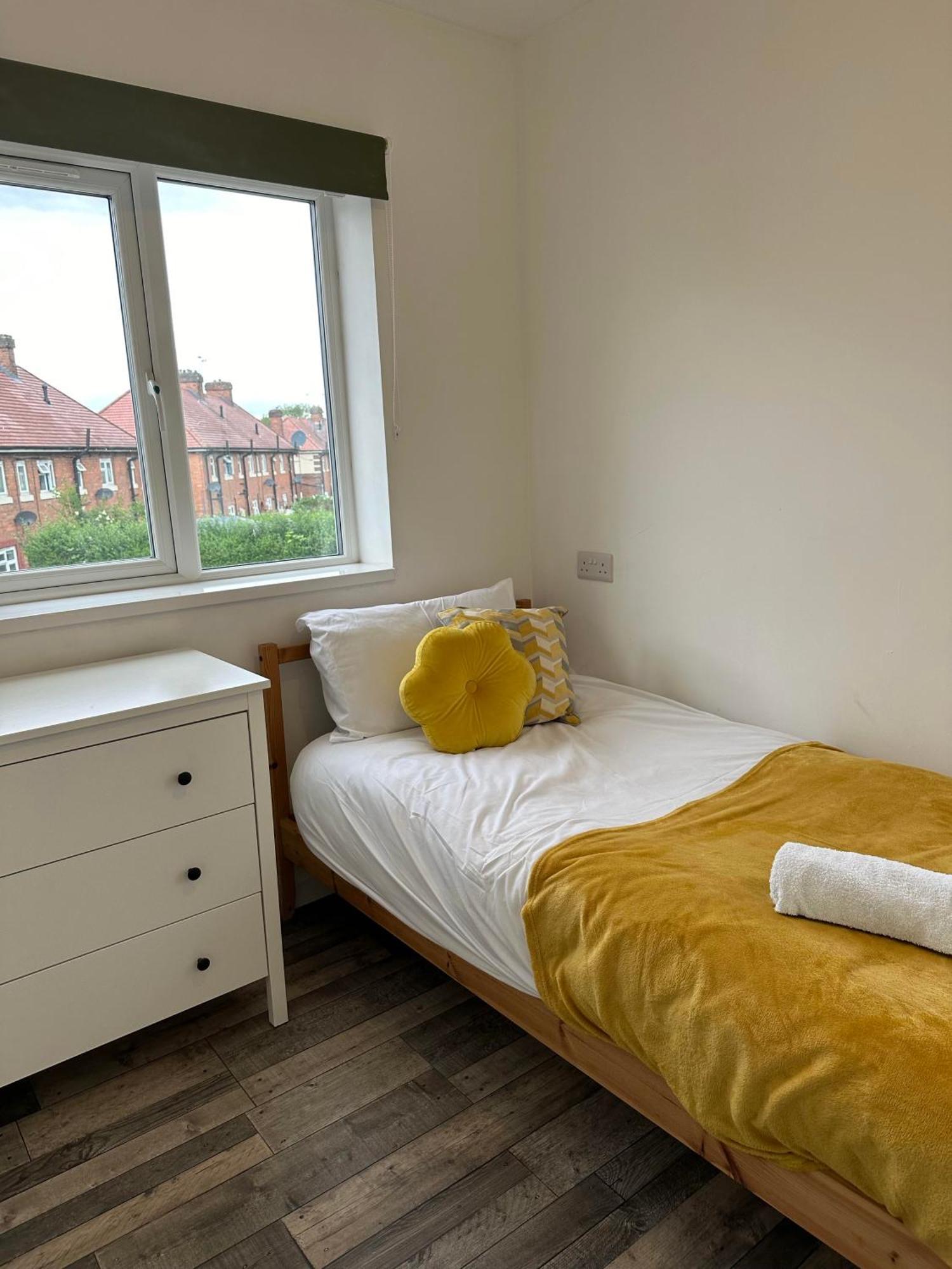 Shakespeare House 19 Bedrooms 30 Beds Up To 42 People Stay Derby Exterior photo